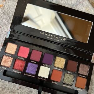 Anastasia Beverly Hills Jackie Aina Eyeshadow Palette